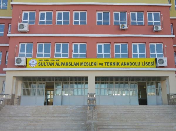 Sultan Alparslan Mesleki ve Teknik Anadolu Lisesi Fotoğrafı